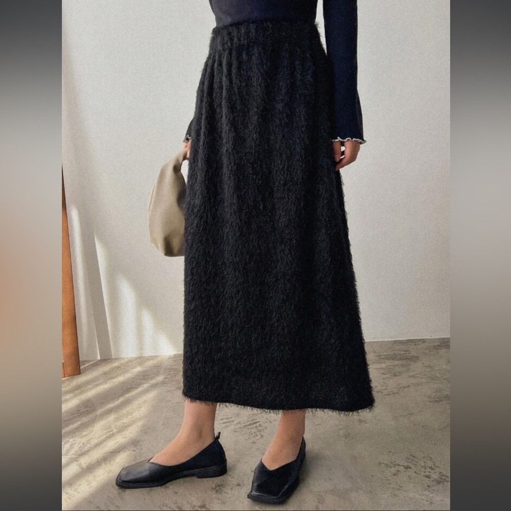 Elegant Black Midi Skirt